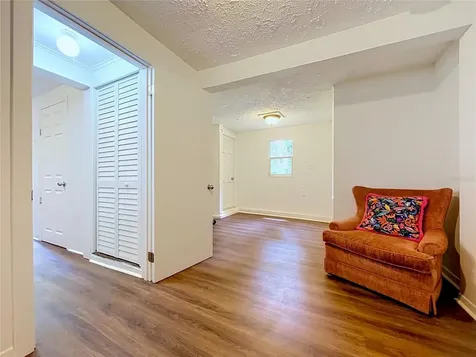 11805 N 51st Street Temple Terrace FL 33617