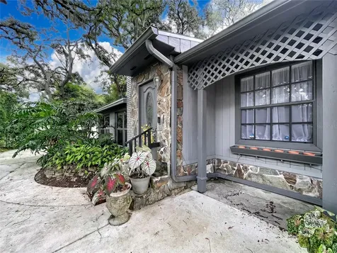 11805 N 51st Street Temple Terrace FL 33617