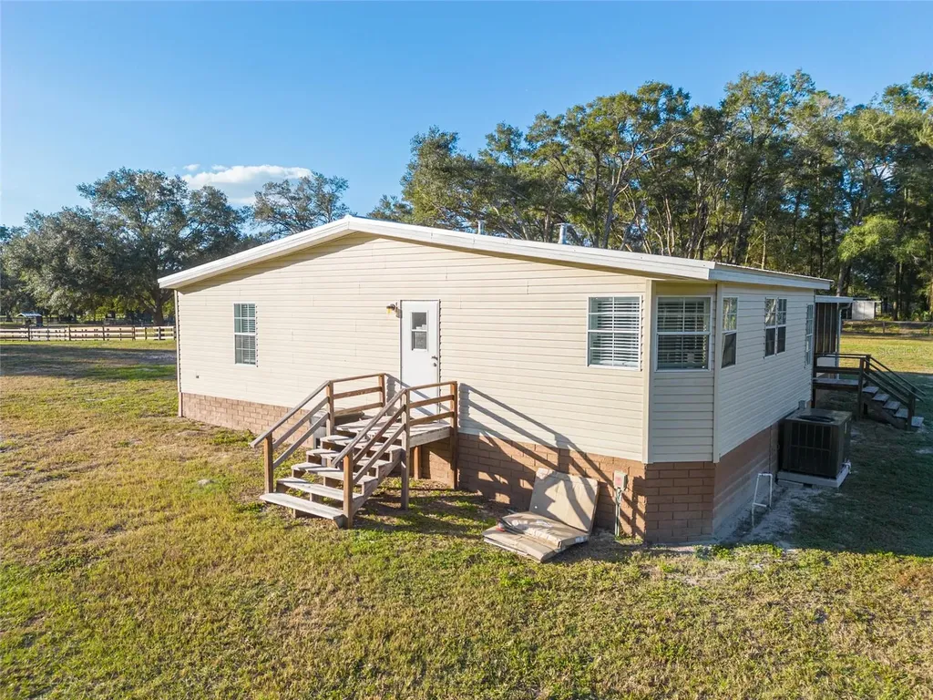 3291 SE 188th Terrace Morriston FL 32668