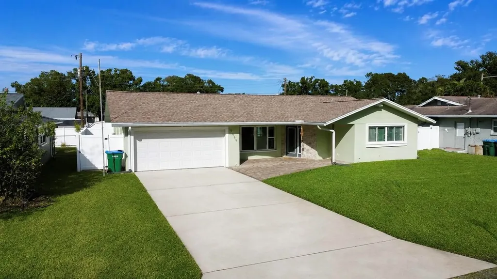5669 45th Avenue N Kenneth City FL 33709