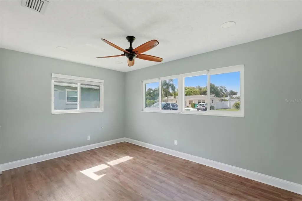 5669 45th Avenue N Kenneth City FL 33709