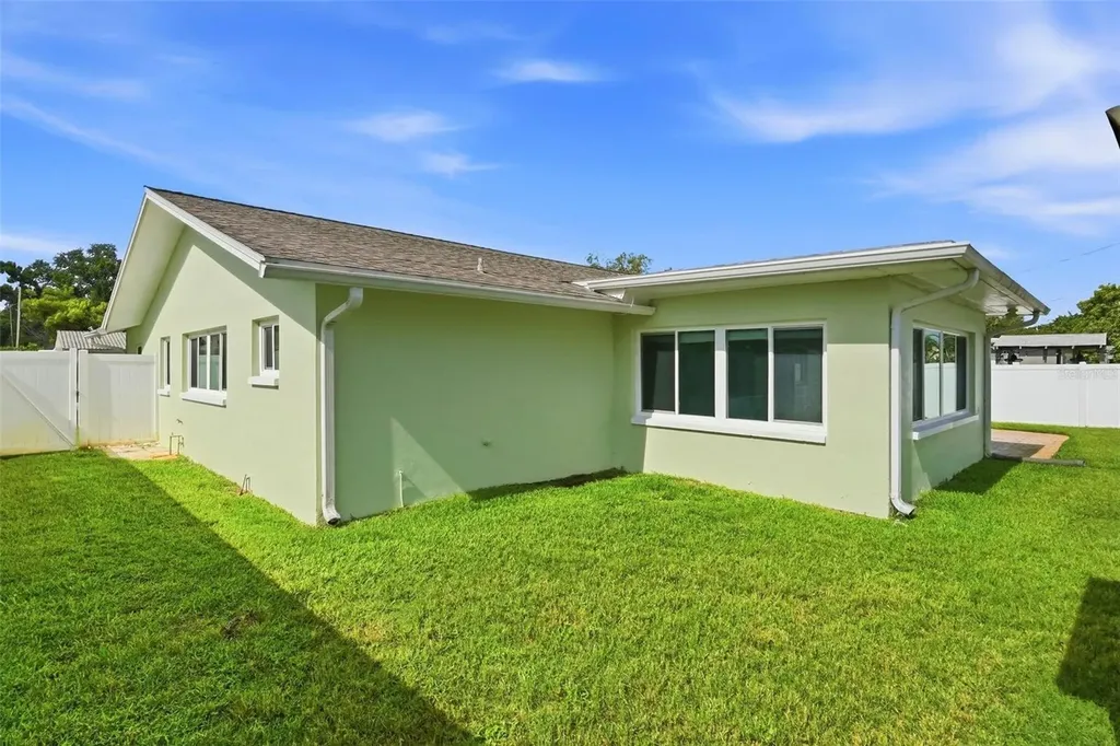 5669 45th Avenue N Kenneth City FL 33709