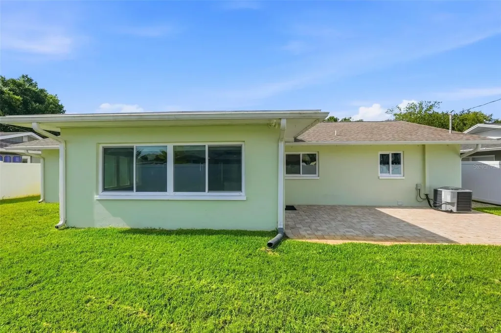 5669 45th Avenue N Kenneth City FL 33709