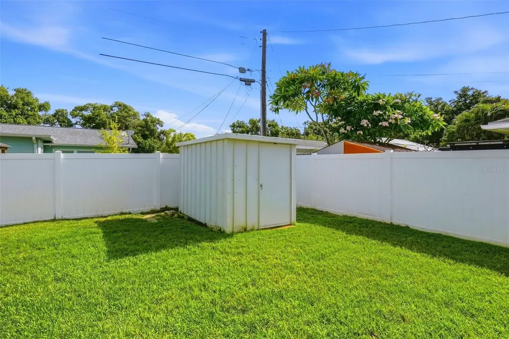 5669 45th Avenue N Kenneth City FL 33709