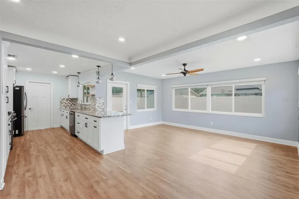 5669 45th Avenue N Kenneth City FL 33709