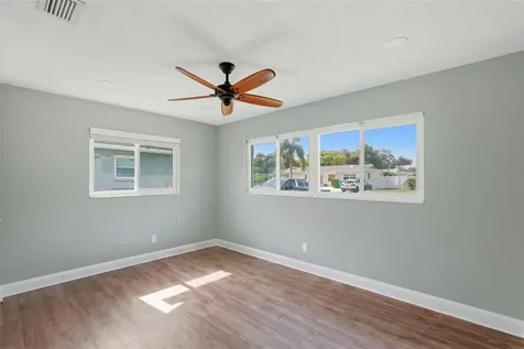 5669 45th Avenue N Kenneth City FL 33709