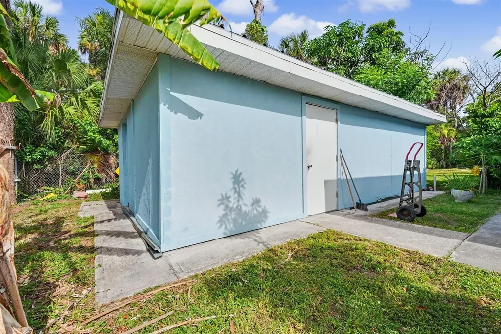 2007 61st Street Sarasota FL 34243