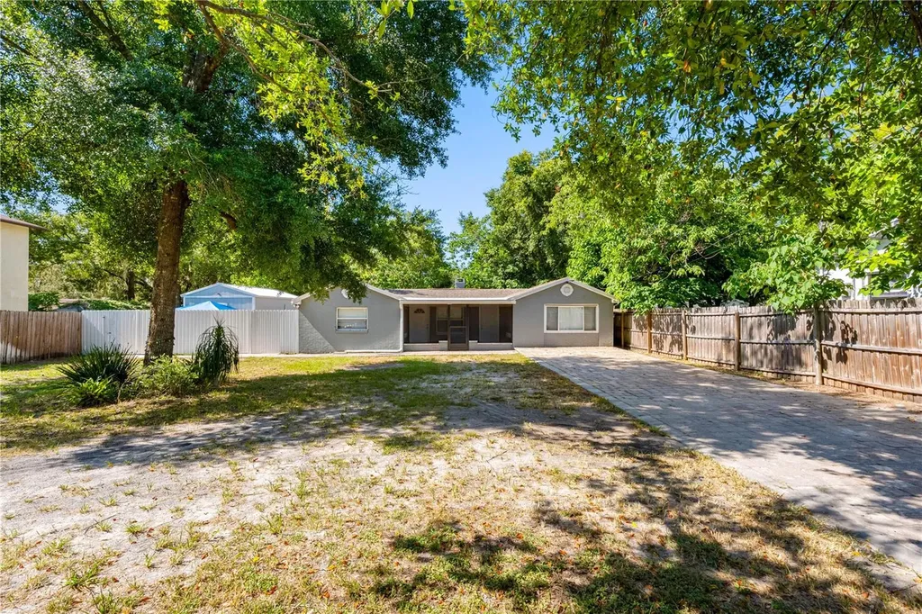 1205 E Seneca Avenue Tampa FL 33612
