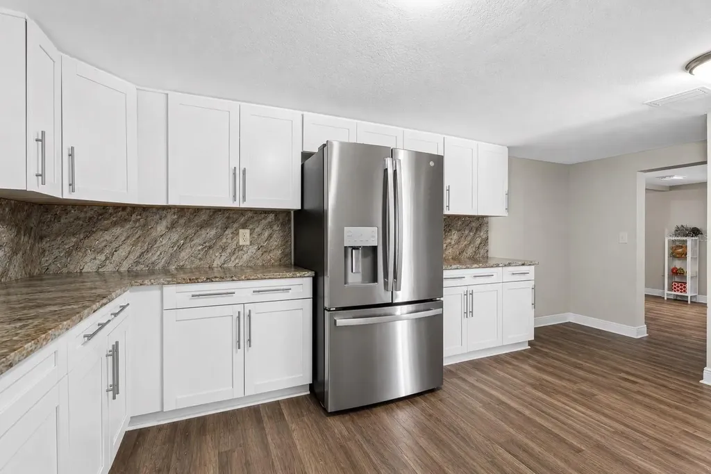 1205 E Seneca Avenue Tampa FL 33612