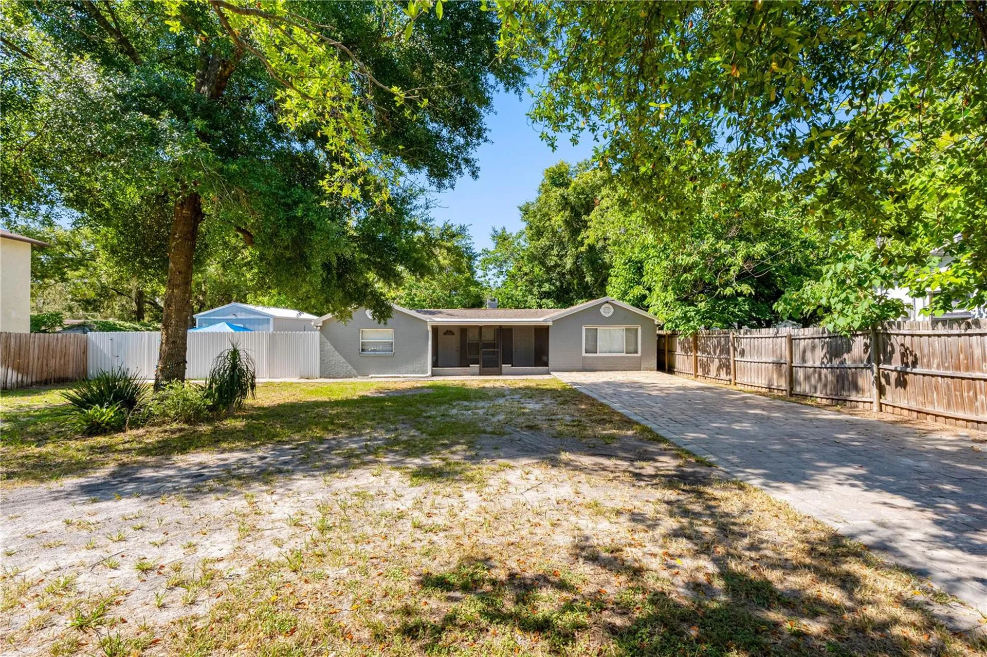 1205 E Seneca Avenue Tampa FL 33612
