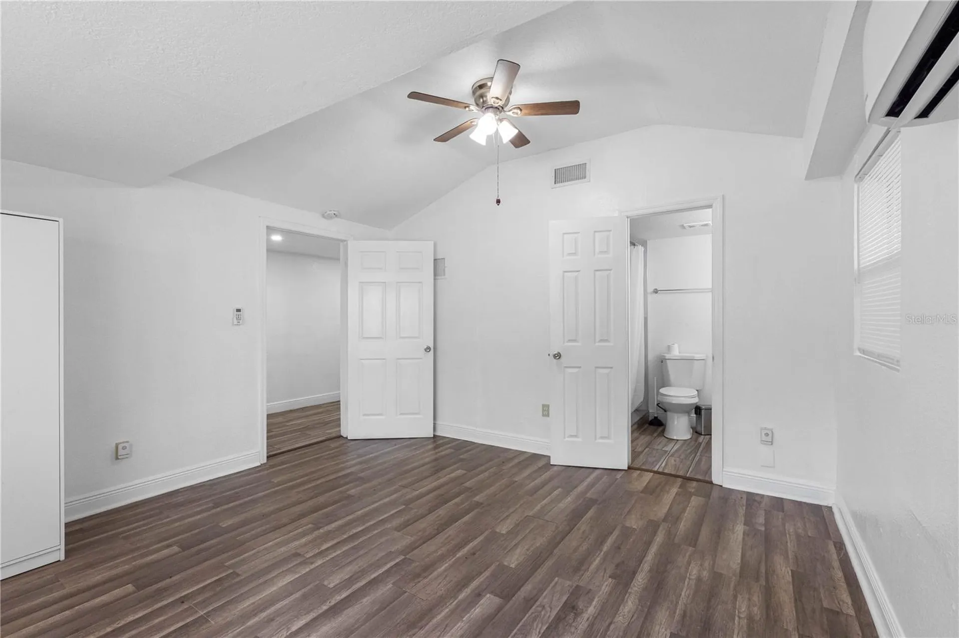 1205 E Seneca Avenue Tampa FL 33612