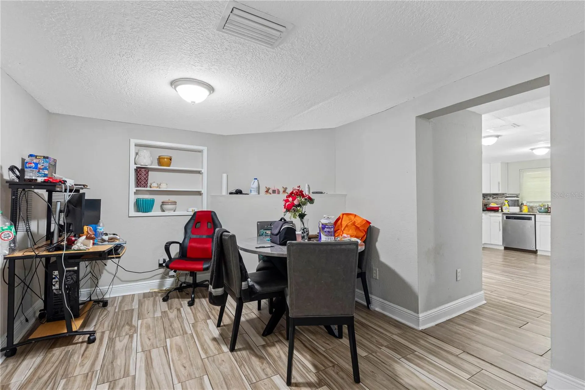 1205 E Seneca Avenue Tampa FL 33612