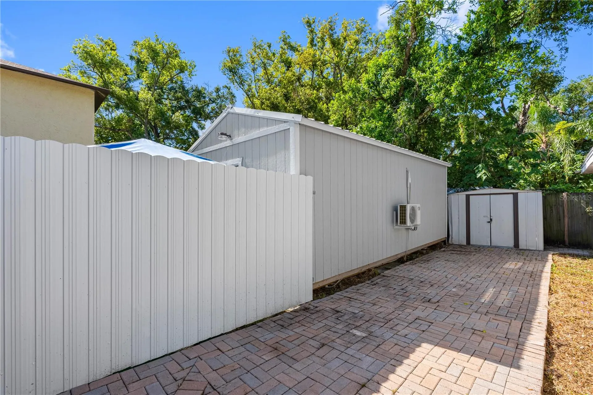 1205 E Seneca Avenue Tampa FL 33612