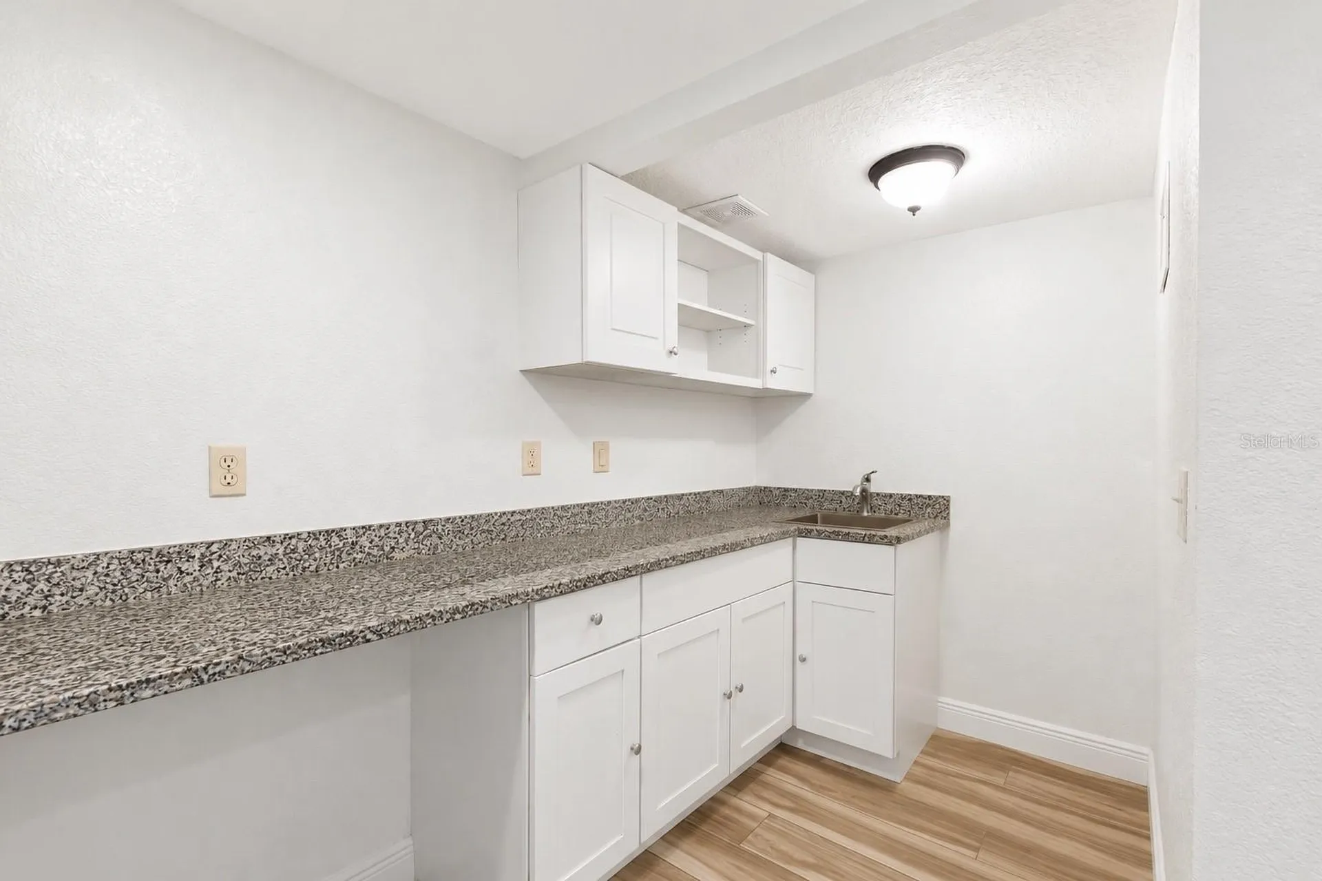 1205 E Seneca Avenue Tampa FL 33612