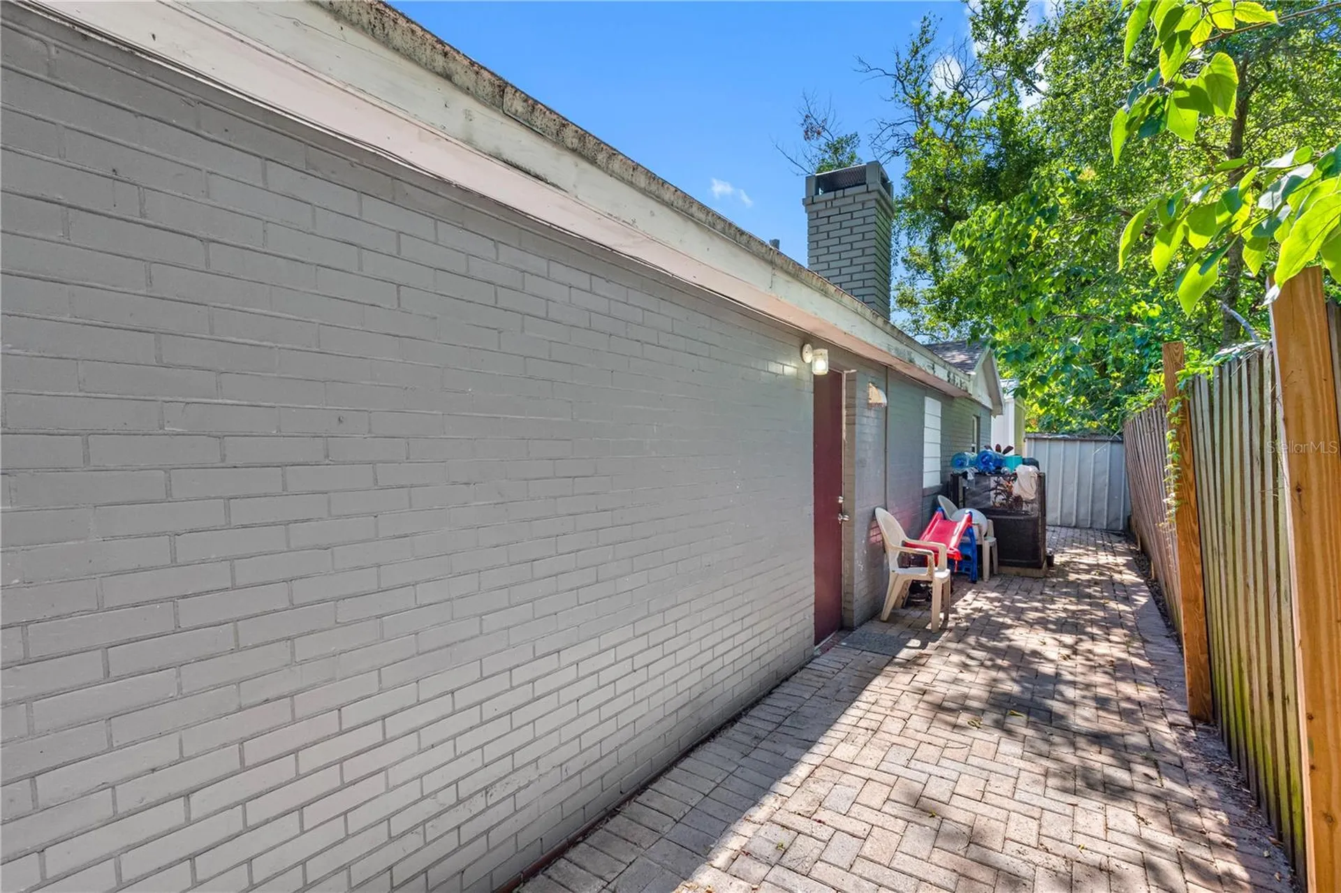 1205 E Seneca Avenue Tampa FL 33612