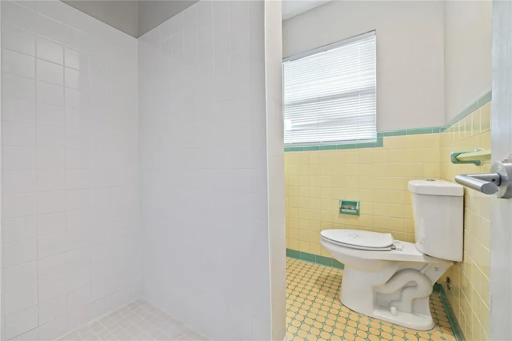 917 30th Avenue N St Petersburg FL 33704