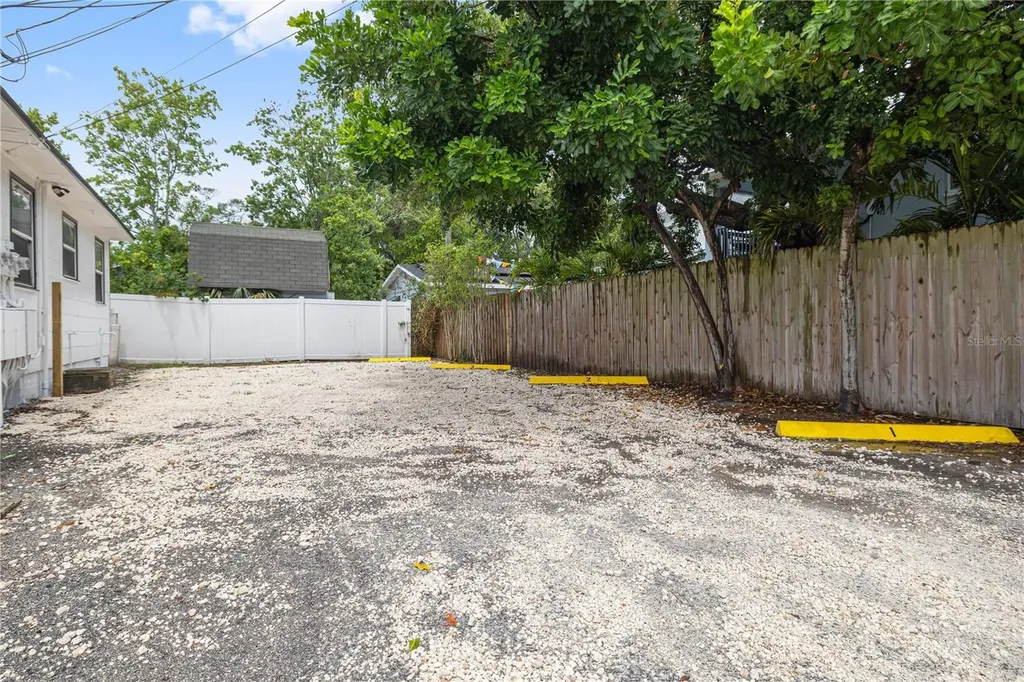 917 30th Avenue N St Petersburg FL 33704