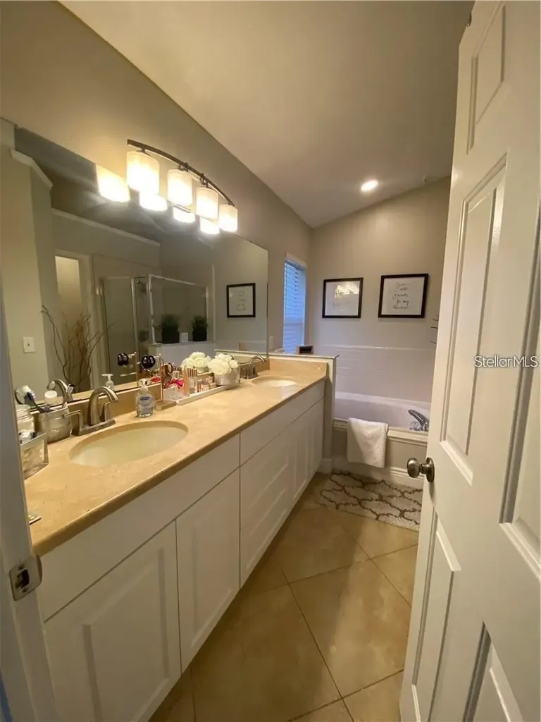 2476 Shelby Circle Kissimmee FL 34743