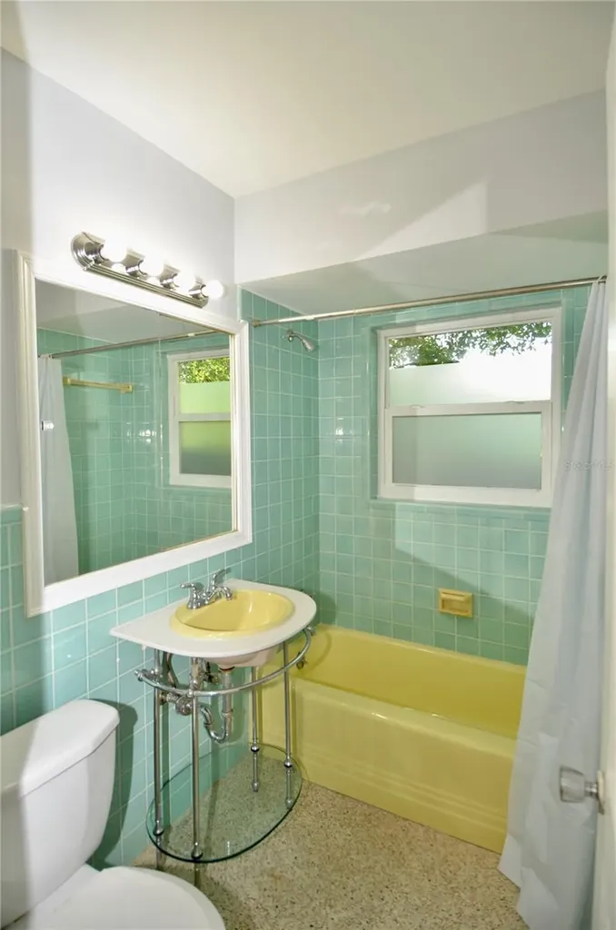 3525 Iroquois Avenue Sarasota FL 34234