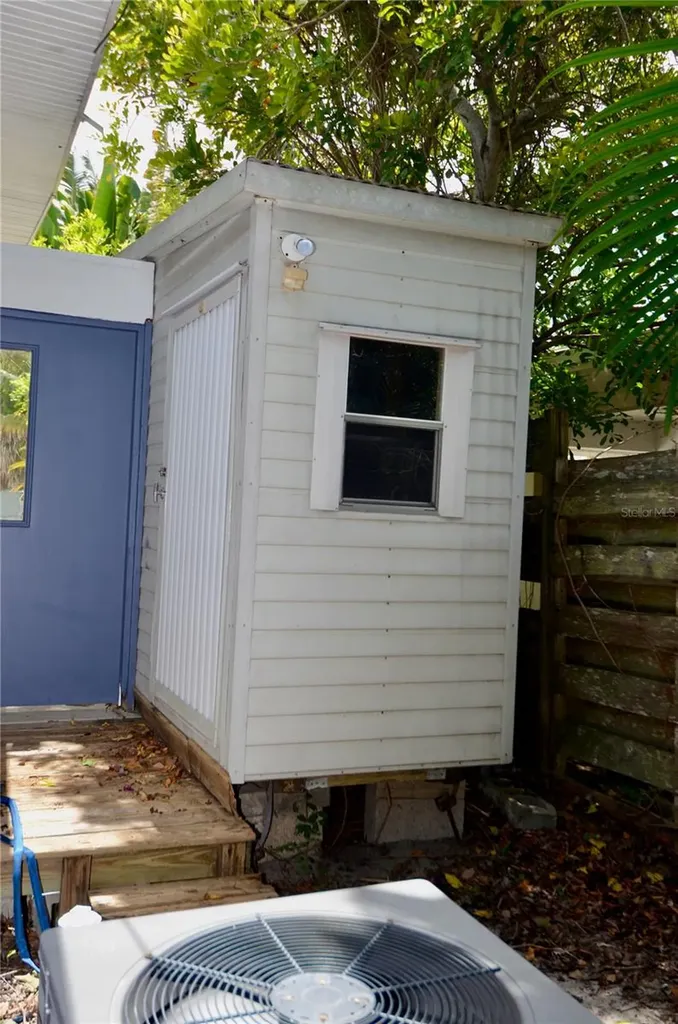 3525 Iroquois Avenue Sarasota FL 34234