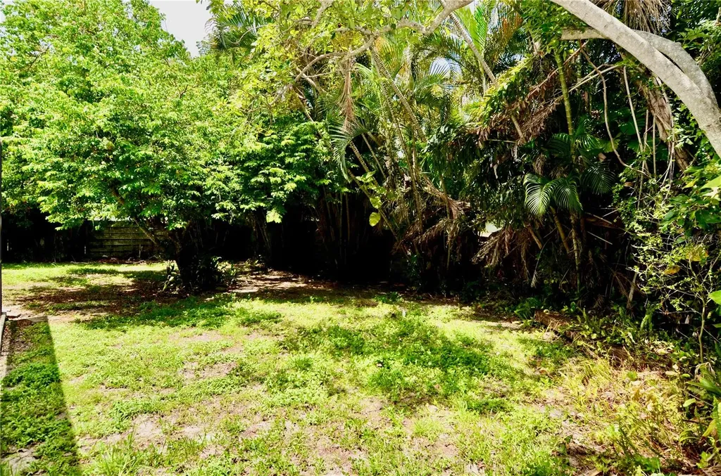 3525 Iroquois Avenue Sarasota FL 34234