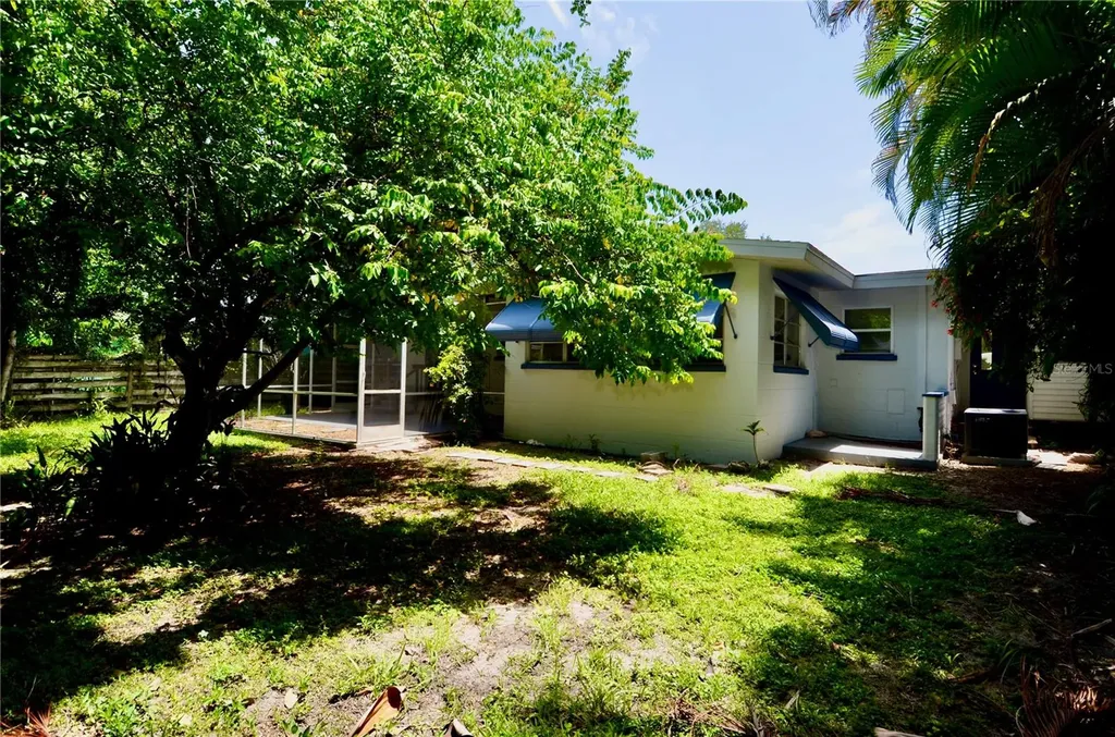 3525 Iroquois Avenue Sarasota FL 34234