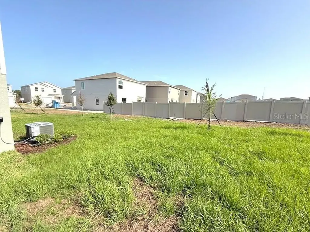 11708 Noble Blossom Loop Dade City FL 33525