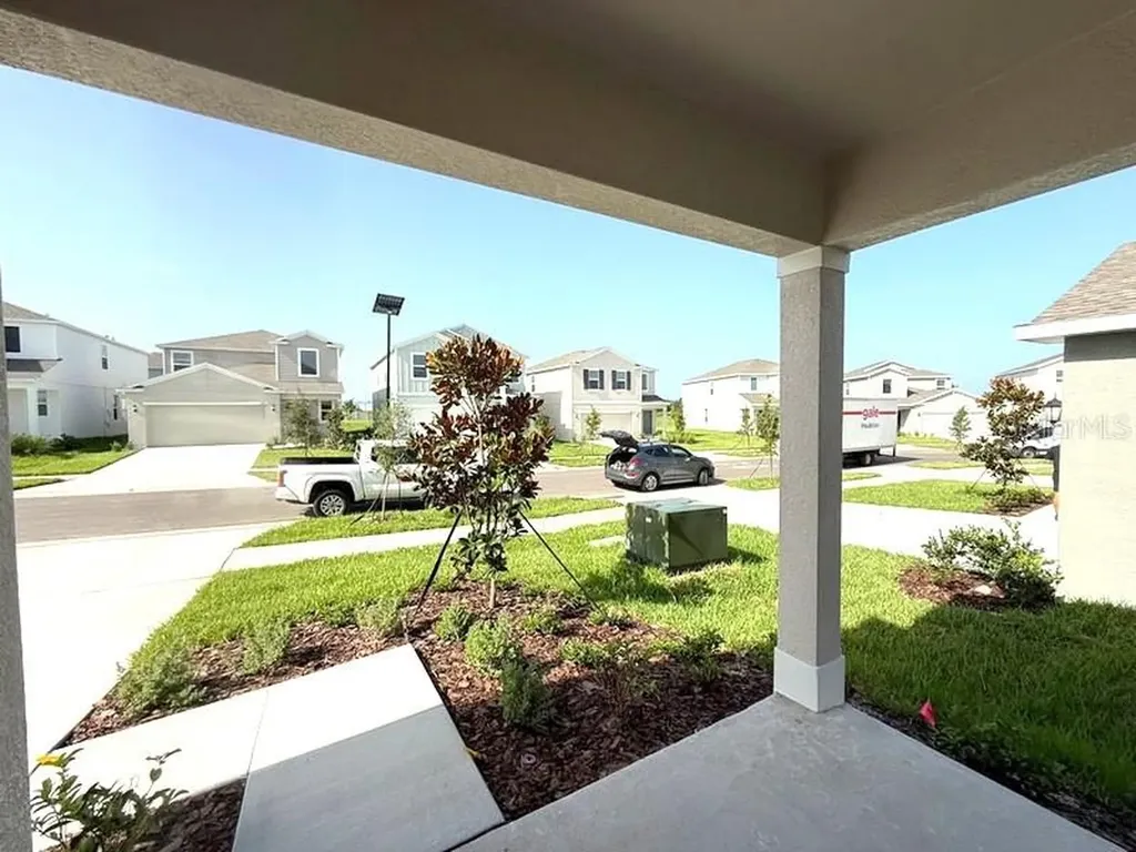 11708 Noble Blossom Loop Dade City FL 33525