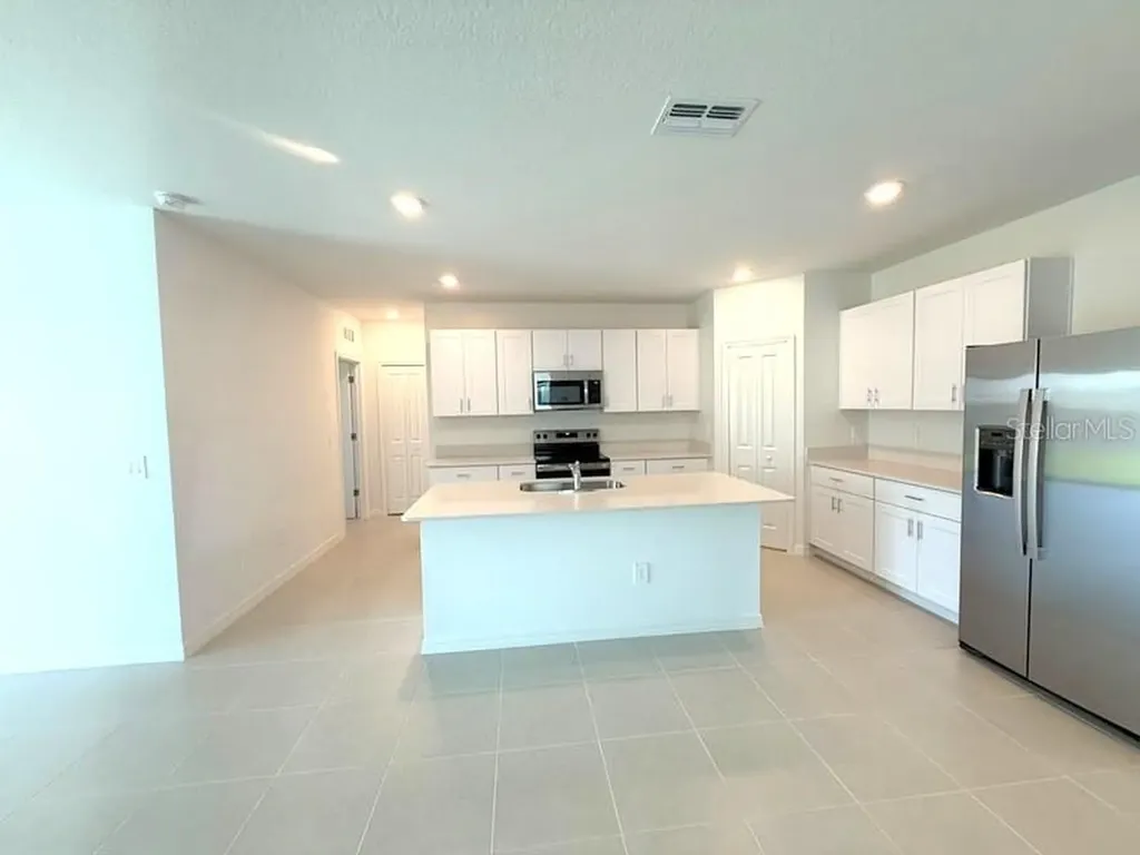 11708 Noble Blossom Loop Dade City FL 33525