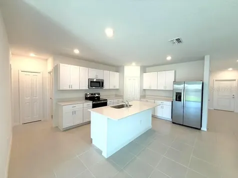 11708 Noble Blossom Loop Dade City FL 33525