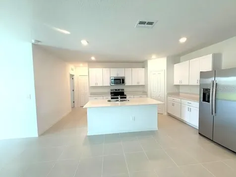 11708 Noble Blossom Loop Dade City FL 33525