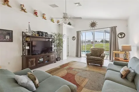 121 Vine Drive Davenport FL 33837