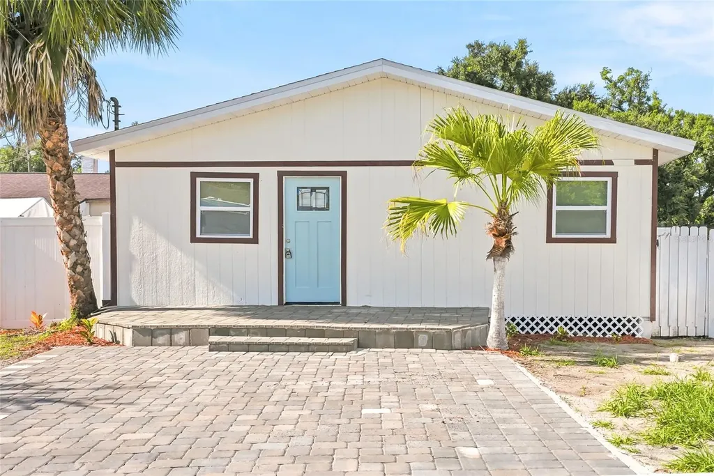 1313 E Sitka Street Tampa FL 33604