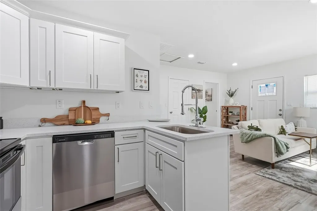 1313 E Sitka Street Tampa FL 33604