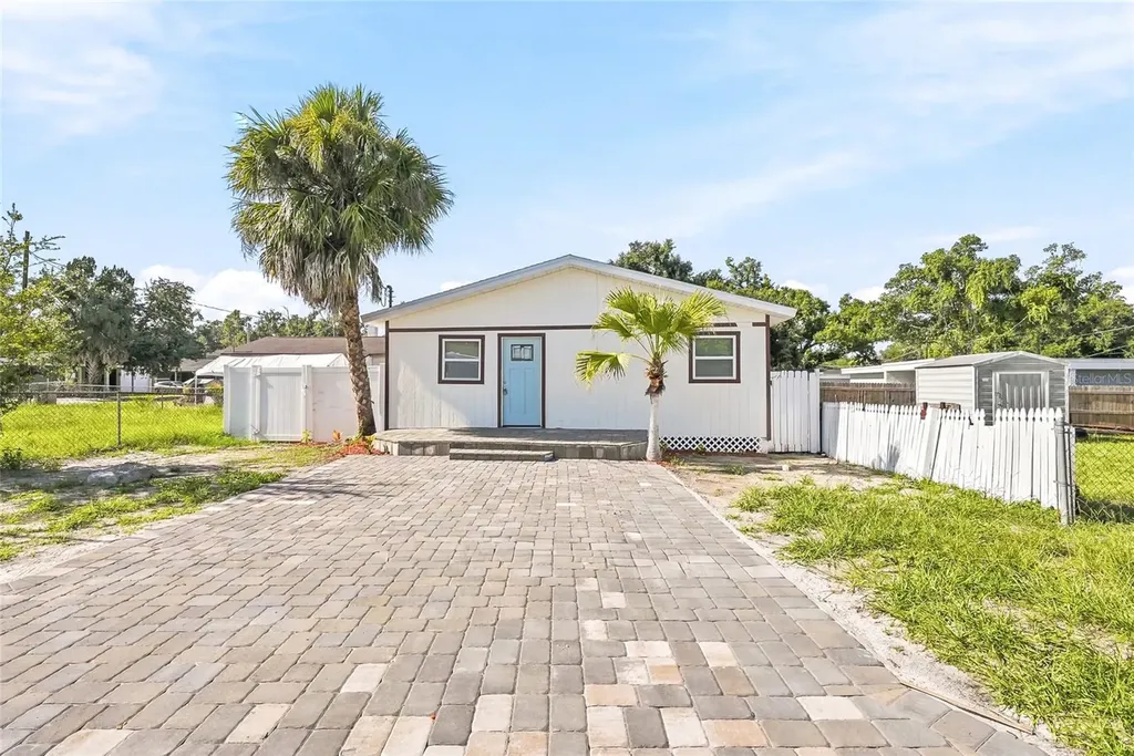 1313 E Sitka Street Tampa FL 33604