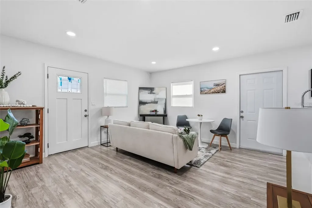 1313 E Sitka Street Tampa FL 33604