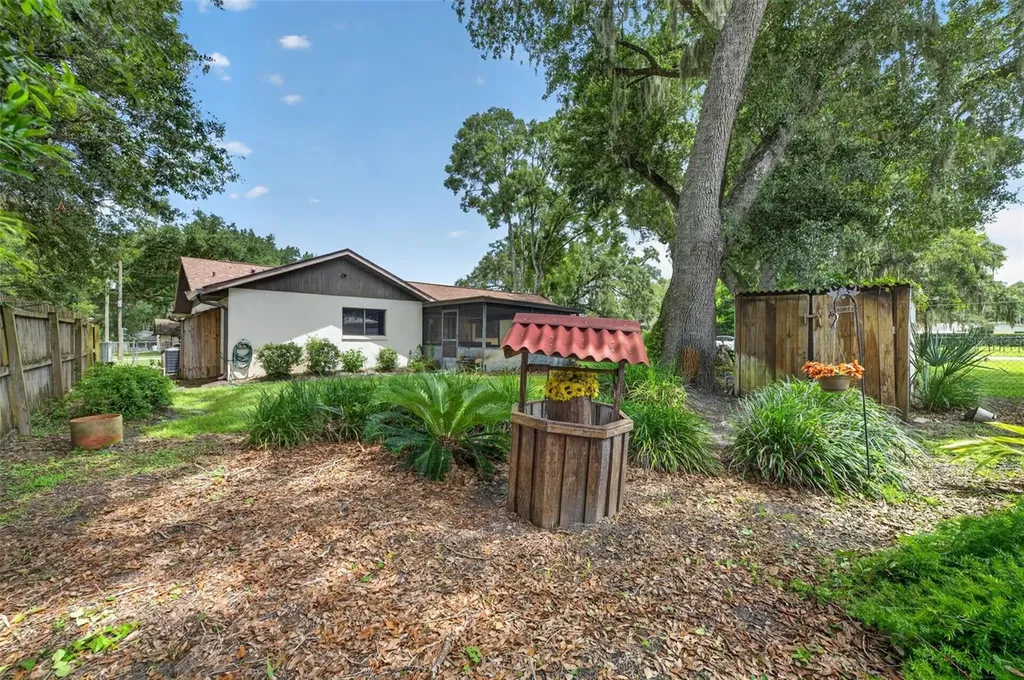 290 Sandyhook Lane Deland FL 32724