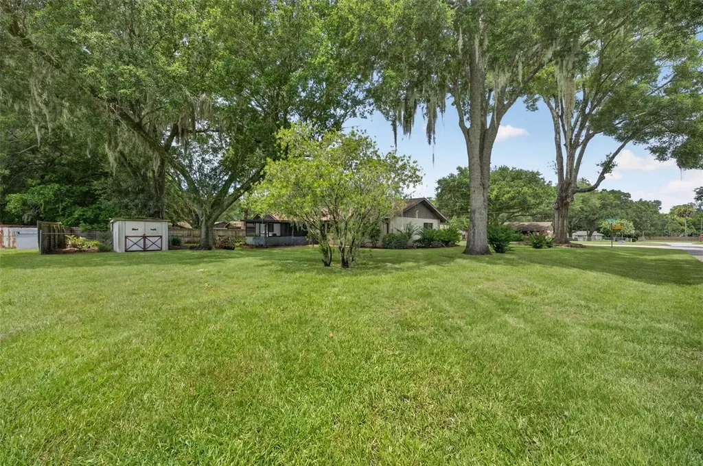 290 Sandyhook Lane Deland FL 32724