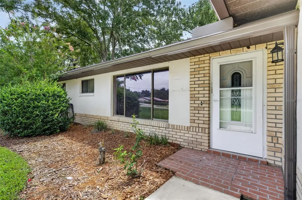290 Sandyhook Lane Deland FL 32724