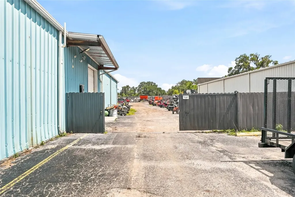 13295 92 Highway Dover FL 33527