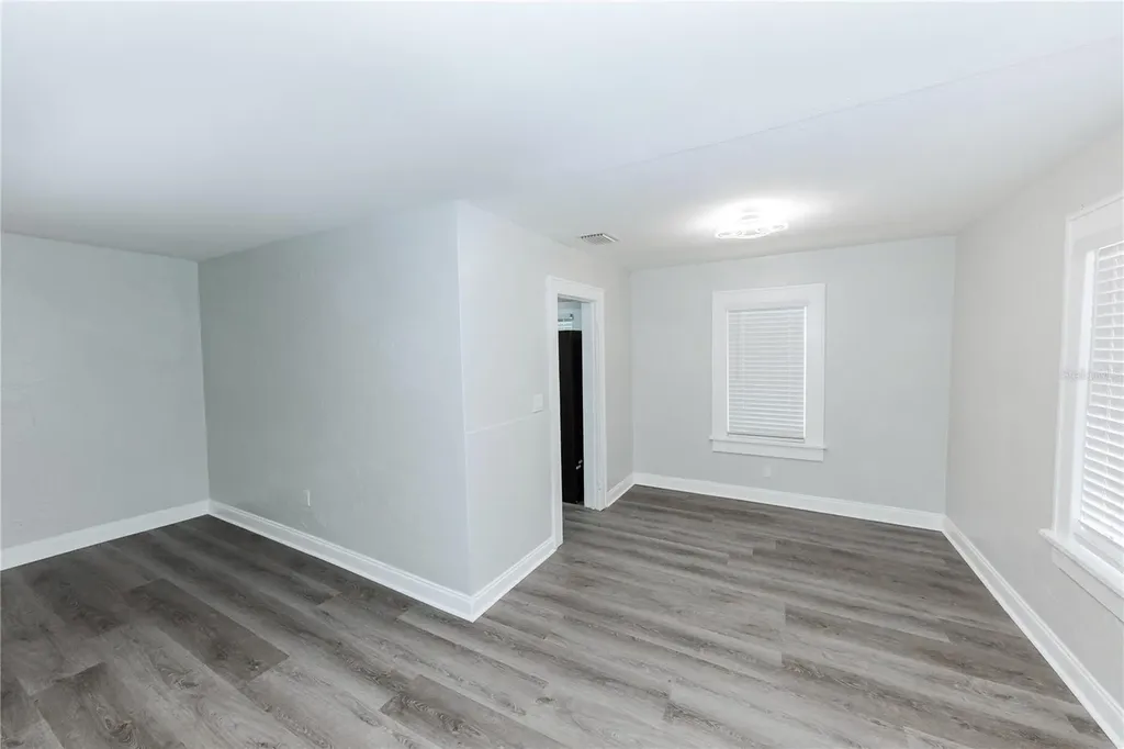 2240 10th Street S St Petersburg FL 33705