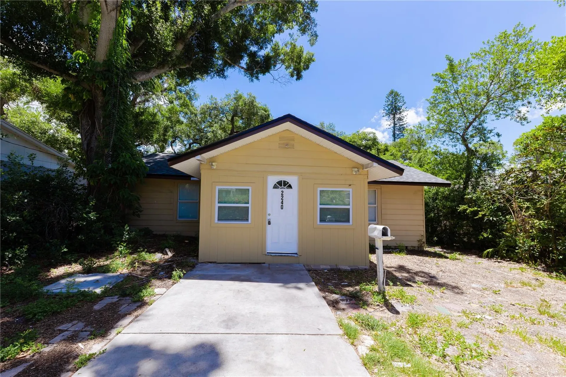 2240 10th Street S St Petersburg FL 33705