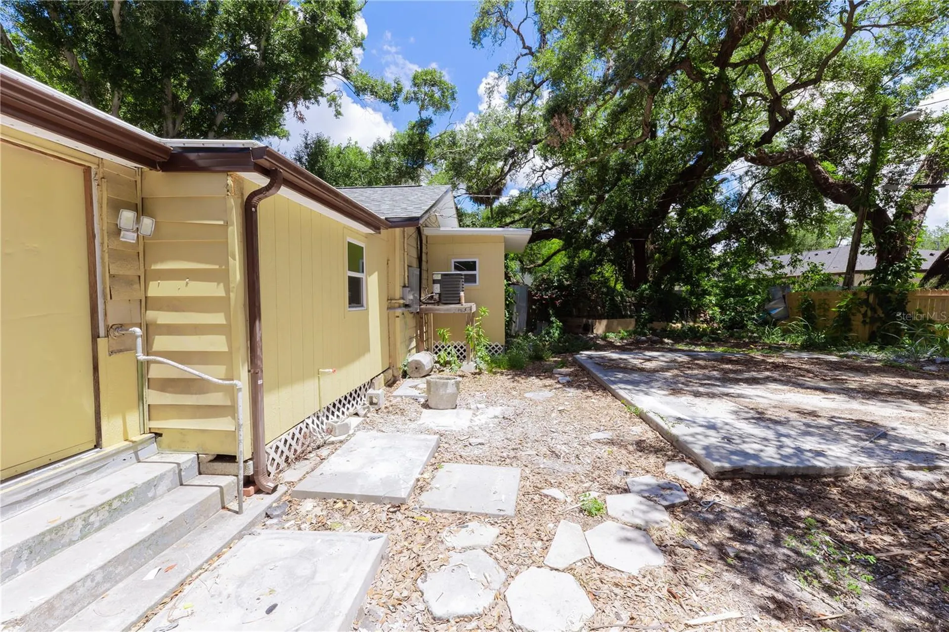 2240 10th Street S St Petersburg FL 33705
