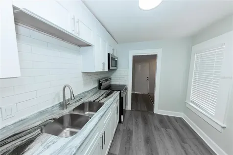 2240 10th Street S St Petersburg FL 33705
