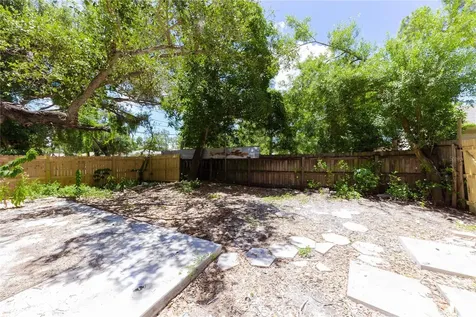 2240 10th Street S St Petersburg FL 33705