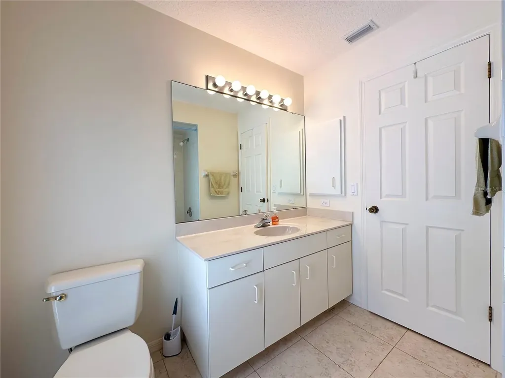 5024 Southern Pine Circle Venice FL 34293