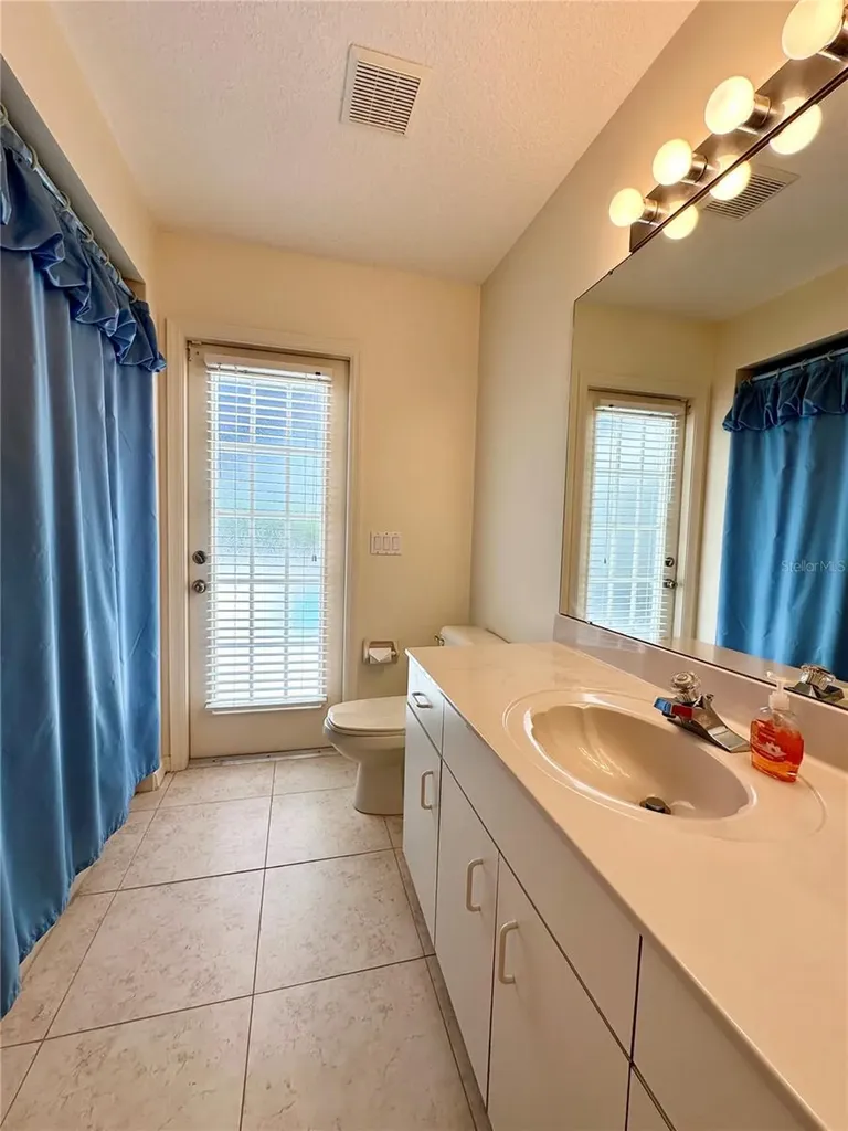 5024 Southern Pine Circle Venice FL 34293