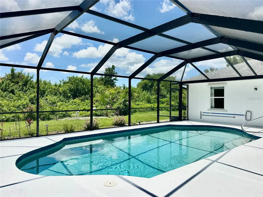 5024 Southern Pine Circle Venice FL 34293