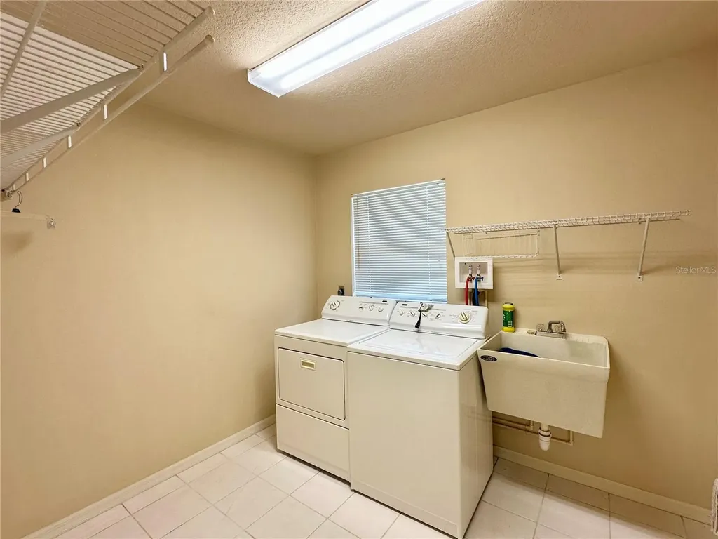5024 Southern Pine Circle Venice FL 34293