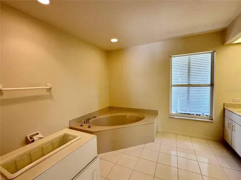 5024 Southern Pine Circle Venice FL 34293